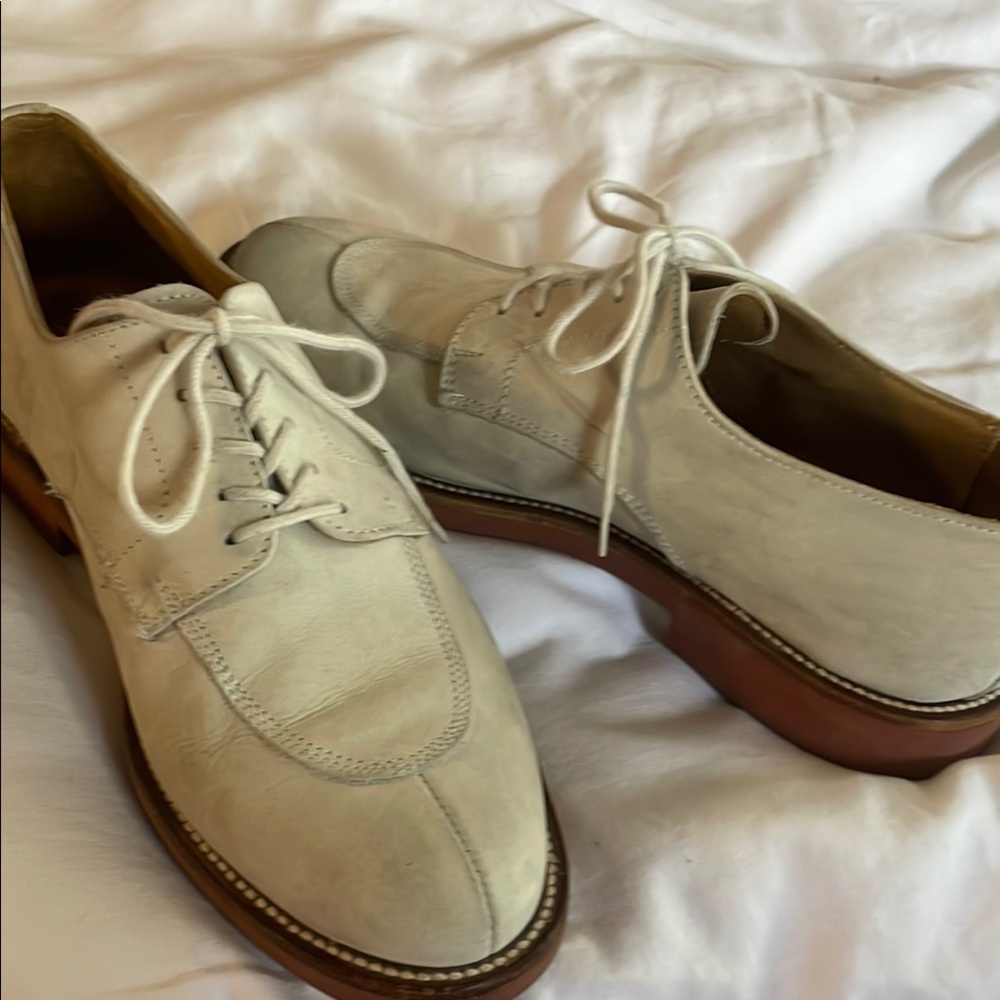 VINTAGE GAP🔥 a super light almost white loafers 👞